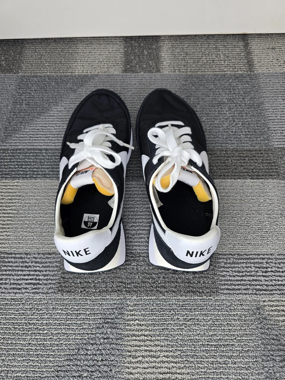Nike Kid's 5 Youth Black and White Waffle Trainer Retro Runner Sneakers